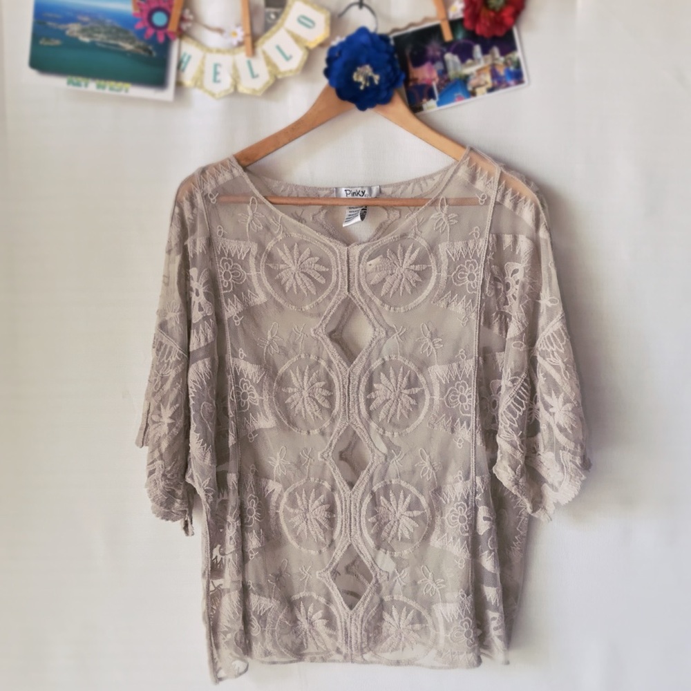 PINKY Short-Sleeve Lace Blouse